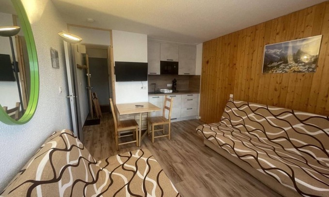 Plagne Villages Apartamento | 50m del centro estación, 2.o piso, vista calle, balcón, tv, local para esquís, 19m², La Plagne