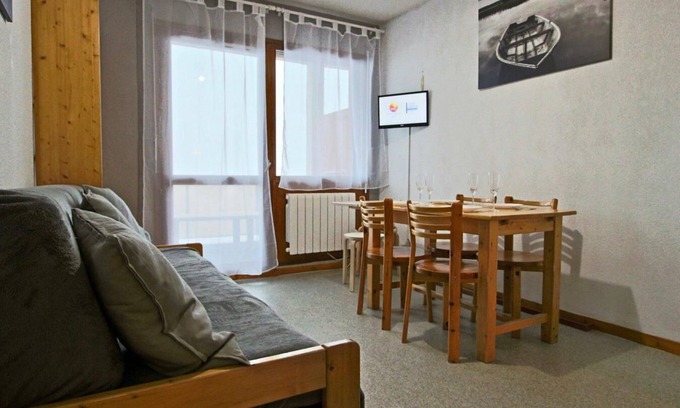 Chamrousse Apartamento | A 10m de las pistas de esquí, 1.o piso, balcón, tv, local para esquís, 34m², Chamrousse