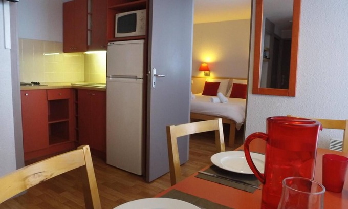 Prapoutel Apartamento | 200m del centro estación, piscina, parking, tv, local para esquís, 40m², Les 7 Laux