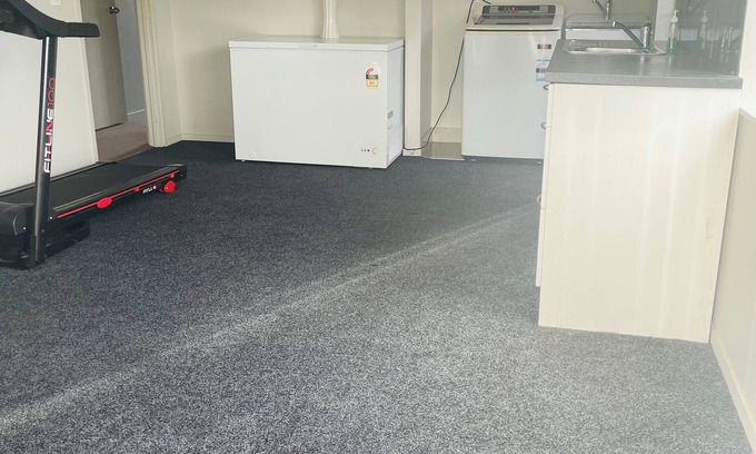 Papatoetoe Casa | 10min drive from airport, 5 mins to theme park and opposite daily and laundry