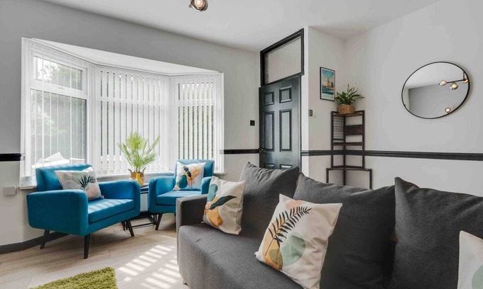 Everton Casa | 3 Mins to Stadium | W/M | Dishwasher | Sofa Bed