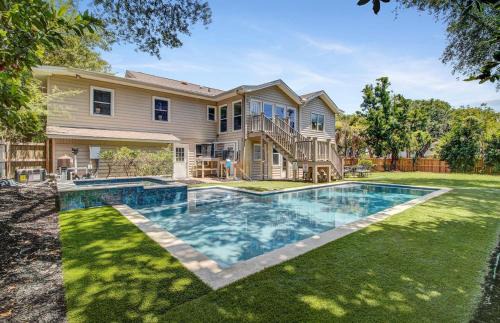 Isle of Palms Casa | 11 43rd Avenue by AvantStay Pool Close to Beach