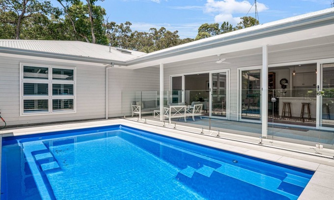 Rainbow Beach Casa | 11 Esprit Drive - Rainbow Shores. Gorgeous beach house. Walk to beach