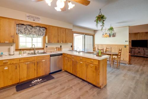 Candler Casa | 11 Mi to Asheville Scenic Retreat with Game Room