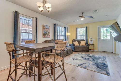 Gulf Breeze Casa | 11 Mi to Beach Quiet Gulf Breeze Gem Near Dtwn