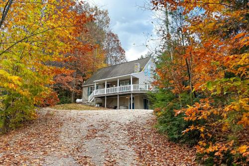 Conway Casa | 11 Mi to Cranmore Mtn Resort Home with Game Room