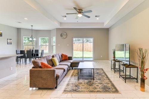 Northeast Houston Casa | 11 Mi to Dtwn Houston Family Home with Yard
