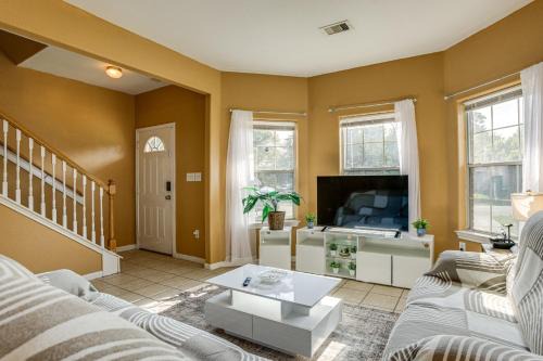 Northeast Houston Casa | 11 Mi to Dtwn Houston Pet-Friendly Home with Yard!