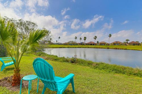 Laguna Vista Casa | 11 Mi to Isla Blanca Beach Townhome with Lake Views