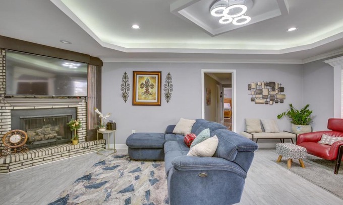Westwego Casa | 11 Mi to NOLA Westwego Home with Sunroom!