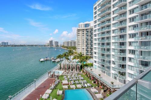 West Avenue Apartamento | 1100 West South Beach Luxe Miami Condos by Joe Semary