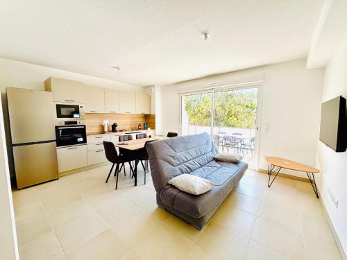 Vias Apartamento | 111 Acces direct 3min de la MER,2 places de parking gratuite, terrasse