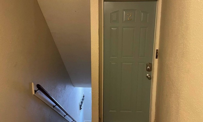 Downtown Dubuque Apartamento | 1129 #2/Charming 1-bedroom apartment with WiFi, AC, Free parking