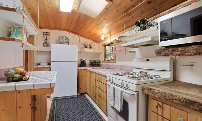 Glencoe Cabina | 114 acres! Wooded Serenity - Gold Camp Green Cabin