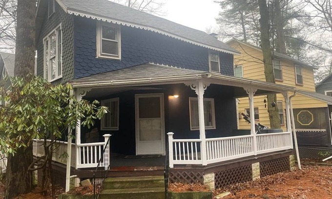 Mount Gretna Heights Cabaña | 114 Otterbein Avenue
