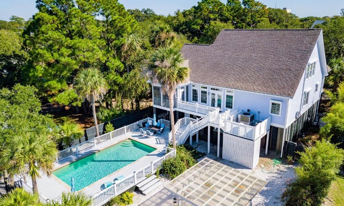Folly Beach Casa | 114 W Huron - Sand Castle - Saltwater Pool - Heated upon request