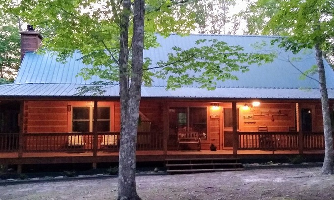 Oneida Cabina | 1159 Wilderness Trail Oneida Tn en 5 acres. Reuniones familiares y excursionistas Paraíso