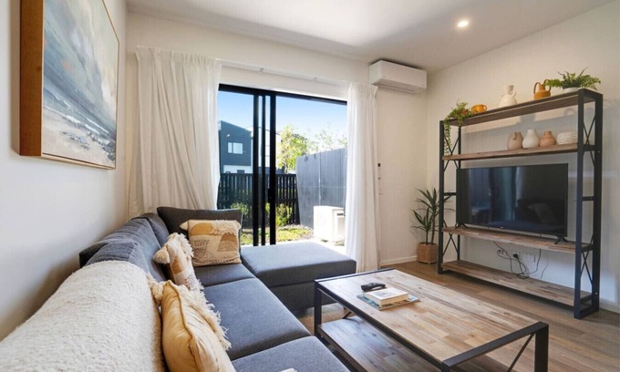Auckland Apartamento | Huntington Townhouse with Patio and Parking
