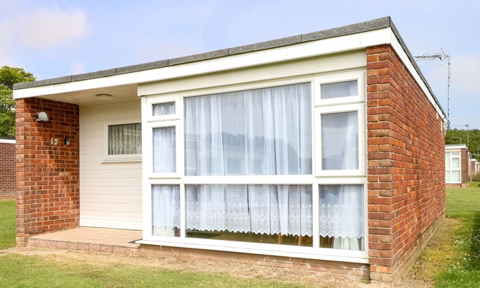 Great Yarmouth Casa | 12 BERMUDA HOLIDAY PARK, character holiday cottage in Hemsby