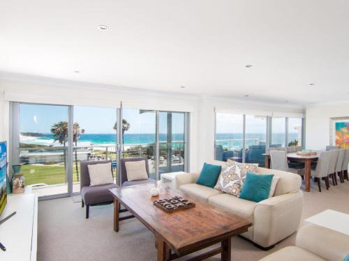 Forster Casa | 12 Cliff Road