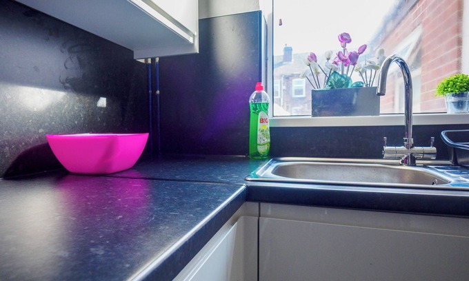 Stoke-on-Trent Apartamento | 12 Cornwallis Lodge Family Room 1