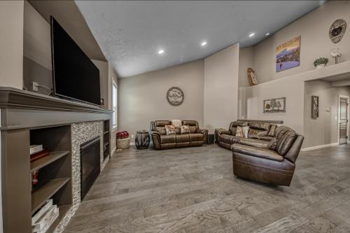 Deer Park Casa | 12 Lassen Lane