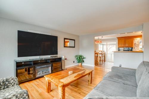 Northglenn Casa | 12 Mi to Dtwn Denver Home with Fenced Backyard!