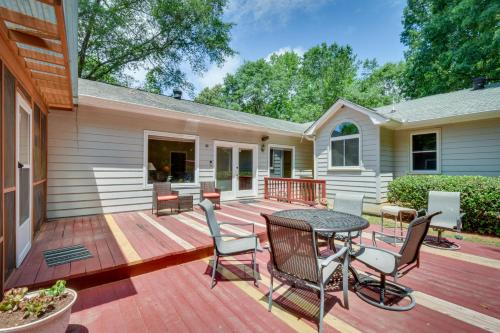 Watkinsville Casa | 12 Mi to UGA Campus Spacious Group Getaway!