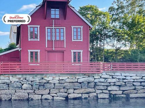 Selje Casa | 12 person holiday home in Selje-By Traum