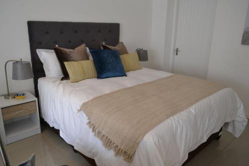 Woodmead Casa | 12 Woodmead Suites