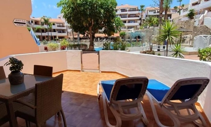 San Miguel de Abona Apartamento | 121 Albatros, spacious terrace, pool view