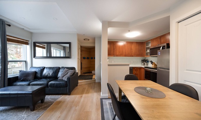 Village North Casa | 121 glaciares Alcanza un 2br con jacuzzi y piscina en Whistler Village