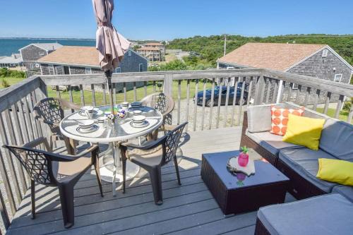 North Truro Casa | 12216 - Beautiful Views of Cape Cod Bay Access to Private Beach Easy Access to P-Town