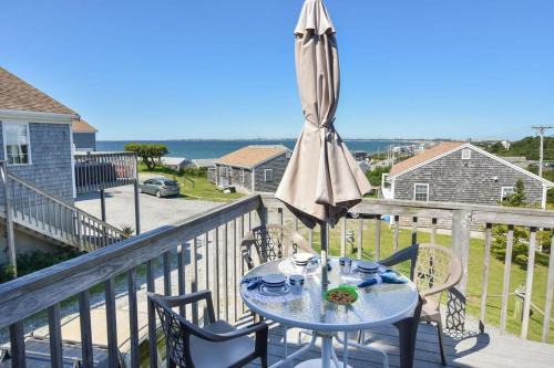 North Truro Casa | 12217 - Beautiful Views of Cape Cod Bay Access to Private Beach Easy Access to P-Town