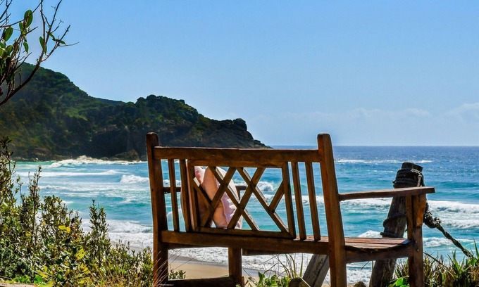 Boomerang Beach Casa | 124 Boomerang Drive - Pacific Palms Holidays
