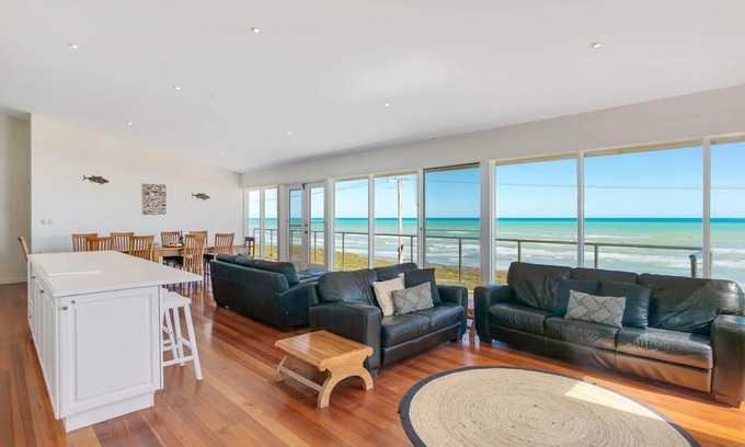 Middleton Casa | 124 Surfers Parade, Middleton