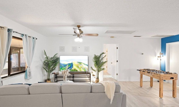 Lakeland Casa | 1244 3BR/2BA Lakefront Oasis Medical Center