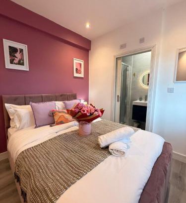 Cradley Apartamento | 124B Modern Suite 1 bedroom apartment