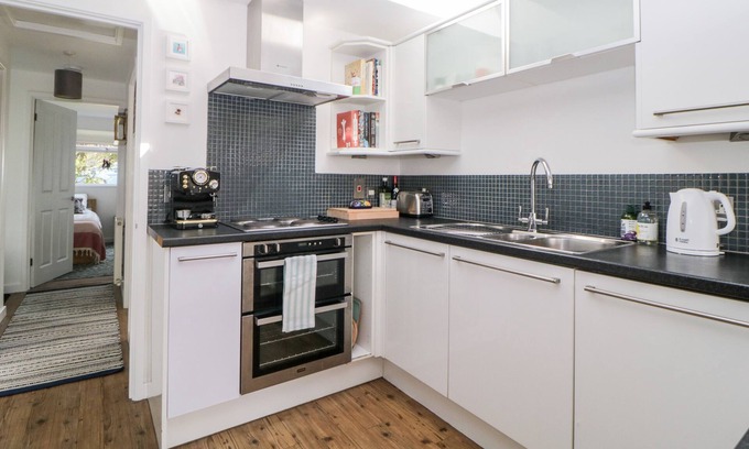 Malborough Casa | 126 CUMBER CLOSE, pet friendly, with a garden in Malborough