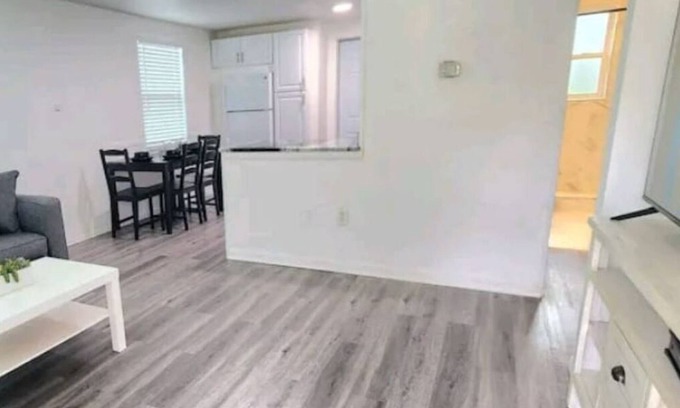 Highpoint Apartamento | # 13 Clearwater airport home