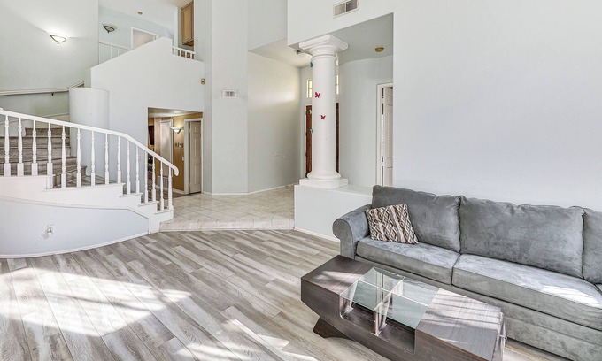 Corona Casa | 13 Mi to Dtwn Riverside: SoCal Family Home!