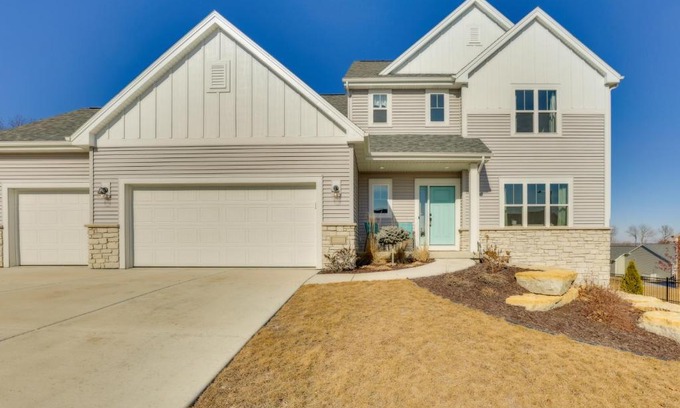 Hanover Casa | 13 Mi to University of Wisconsin Suburban Home