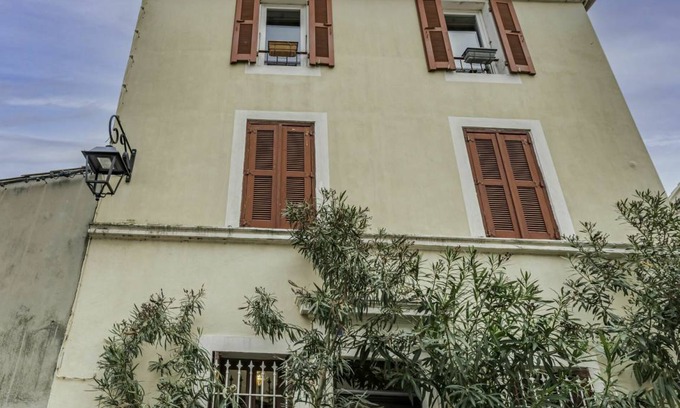 Aigues-Mortes Medieval City Otro | 130 m² Alojamiento ∙ 3 habitaciones ∙ 6 huéspedes
