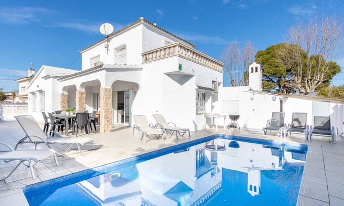 Empuriabrava Chalet De Esquí | 131-Empuriabrava- Preciosa casa con piscina en el centro y cerca de la playa-Empurialola