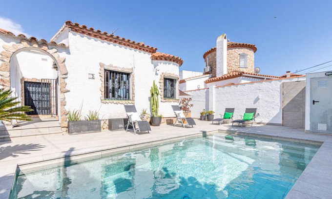 Castello d'Empuries Chalet De Esquí | 137-Empuriabrava Casa con piscina-
