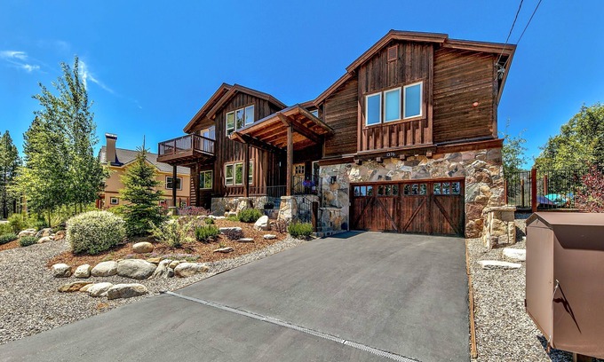 Mountain View Estates Casa | 1376MD MNT Contemporary Escape the heat -come play in the mountains