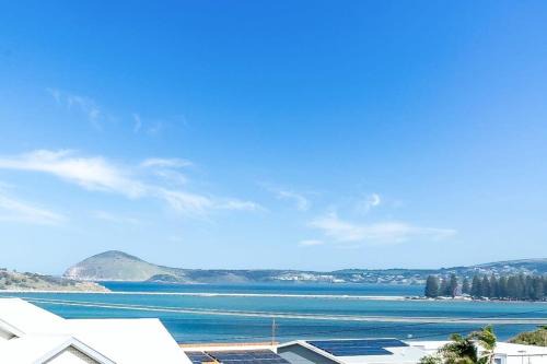 Hayborough Casa | 13A Elliot Ave BYO Linen - SeaViews - Walk to Beach - Bikeway - Wi-Fi