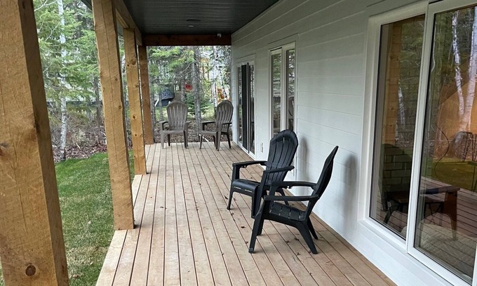 Lac du Bonnet Cabaña | 13th Fairway Granite Hills, Poker Table & Fooseball, Large covered outdoor deck