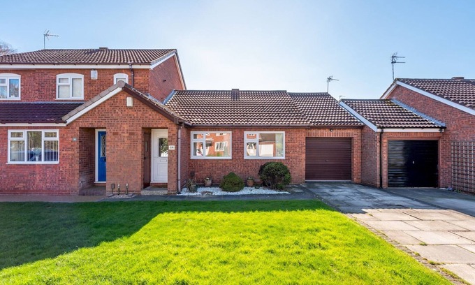 York Casa | 14 Acomb Wood Drive · Peaceful 2-Bed Home in York with Free Parking I Pass The Keys