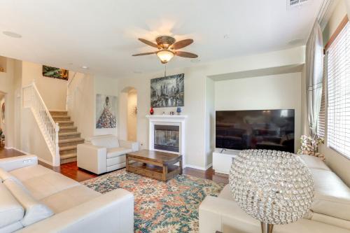 Fallbrook Casa | 14 Mi to Old Town Temecula Luxe Fallbrook Home!